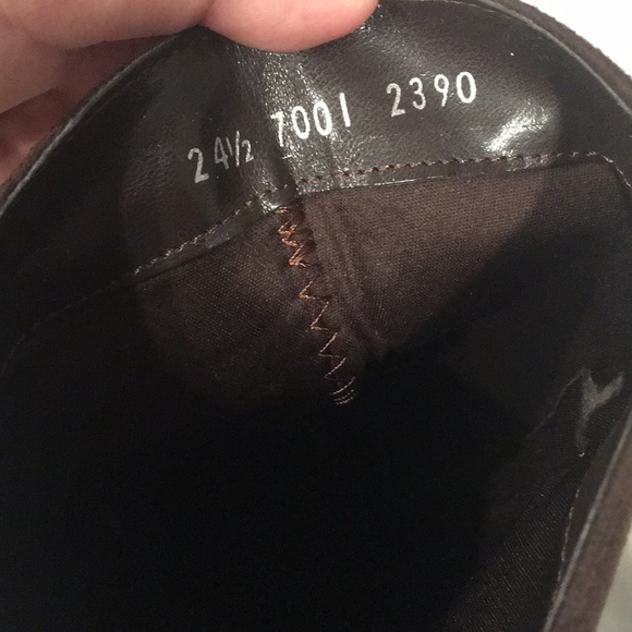 Brown boots - Picture 3 of 3